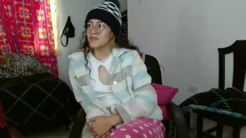 Snapshot of amitlu_ chatting on 3, 12, 2024 amitlu_ online show from 3, 12, 2024