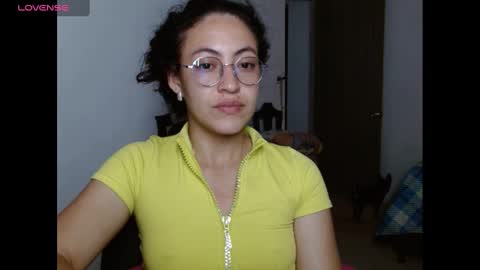 Snapshot of amitlu_ chatting on 25, 12, 2024 amitlu_ online show from 25, 12, 2024