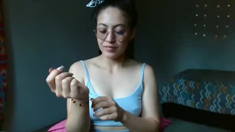 Snapshot of amitlu_ chatting on 1, 2, 2025 amitlu_ online show from 1, 2, 2025