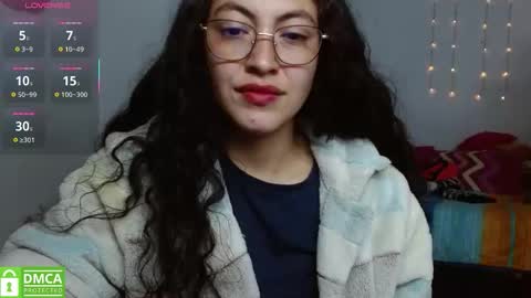 Snapshot of amitlu_ chatting on 13, 11, 2025 amitlu_ online show from 13, 11, 2025