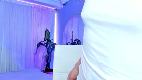 Ammy Nova online show from 7, 1, 2026