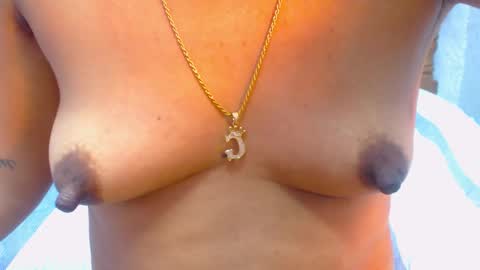 Snapshot of ammy_ronan chatting on 5, 12, 2025 IM AMMY online show from 5, 12, 2025