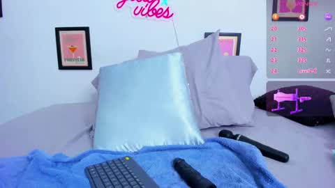 Snapshot of ammy_v chatting on 7, 12, 2024 Lu online show from 7, 12, 2024