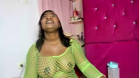 Snapshot of ammyy_brown chatting on 21, 10, 2025 Ammy online show from 21, 10, 2025