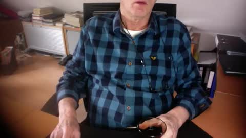 Amor2200 online show from 12, 2, 2026