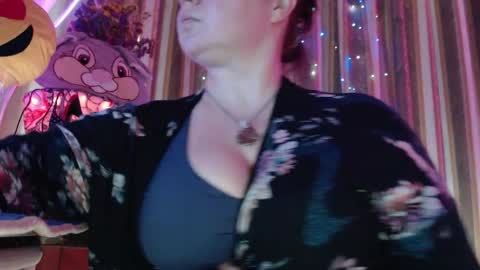 amorelara online show from 3, 5, 2026
