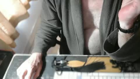 amslave4f online show from 26, 6, 2026