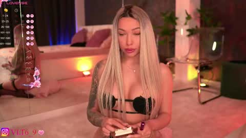 Snapshot of amunajaxson chatting on 11, 3, 2025 ------------- online show from 11, 3, 2025