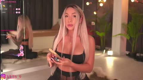 Snapshot of amunajaxson chatting on 12, 9, 2025 ------------- online show from 12, 9, 2025