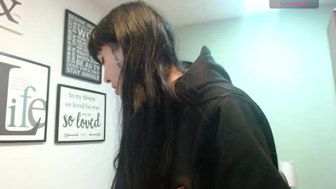 Amy 3 online show from 6, 3, 2025