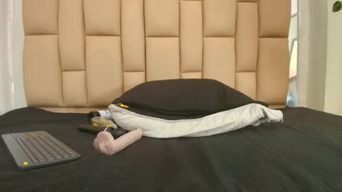 amy__wats0n online show from 4, 2, 2025