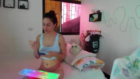 AmyEloise online show from 8, 10, 2025