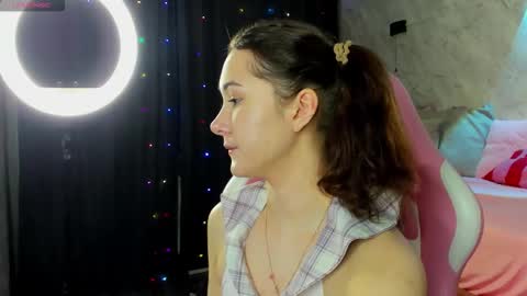 Amy follow me  online show from 4, 3, 2026