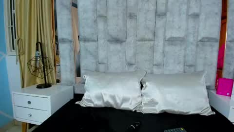 Emy Noa  online show from 5, 6, 2026