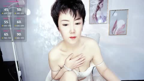 Olivia online show from 6, 11, 2025