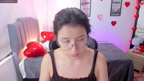 Amy sophia 3 online show from 17, 2, 2025