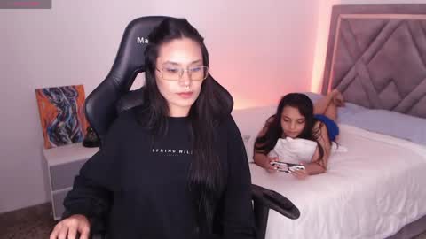 Snapshot of amy_stiward chatting on 5, 6, 2026 Mia Cristancho online show from 5, 6, 2026