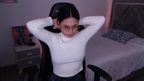 Snapshot of amy_stiward chatting on 26, 6, 2026 Mia Cristancho online show from 26, 6, 2026