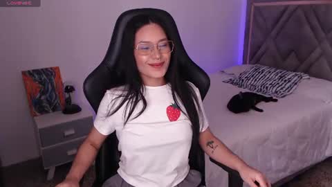 Snapshot of amy_stiward chatting on 19, 7, 2026 Mia Cristancho online show from 19, 7, 2026