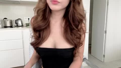 girl next door named Amy online show from 23, 4, 2026