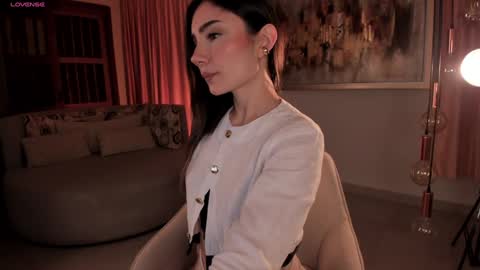 Snapshot of amyarmstrong chatting on 5, 1, 2025 Amy Armstrong online show from 5, 1, 2025