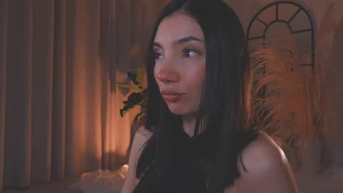 Snapshot of amyarmstrong chatting on 20, 9, 2025 Amy Armstrong online show from 20, 9, 2025