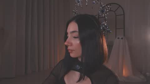 Snapshot of amyarmstrong chatting on 11, 10, 2025 Amy Armstrong online show from 11, 10, 2025