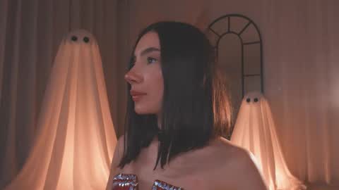 Snapshot of amyarmstrong chatting on 14, 10, 2025 Amy Armstrong online show from 14, 10, 2025