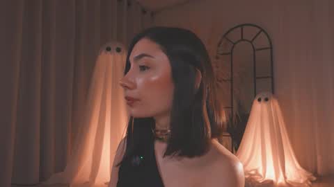 Snapshot of amyarmstrong chatting on 15, 10, 2025 Amy Armstrong online show from 15, 10, 2025