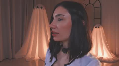 Snapshot of amyarmstrong chatting on 17, 10, 2025 Amy Armstrong online show from 17, 10, 2025