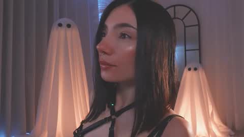 Snapshot of amyarmstrong chatting on 20, 10, 2025 Amy Armstrong online show from 20, 10, 2025