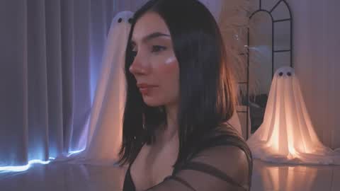 Snapshot of amyarmstrong chatting on 27, 10, 2025 Amy Armstrong online show from 27, 10, 2025