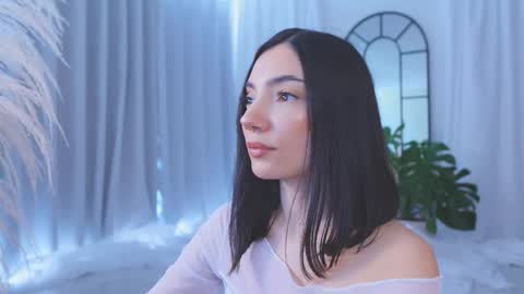 Snapshot of amyarmstrong chatting on 21, 11, 2025 Amy Armstrong online show from 21, 11, 2025