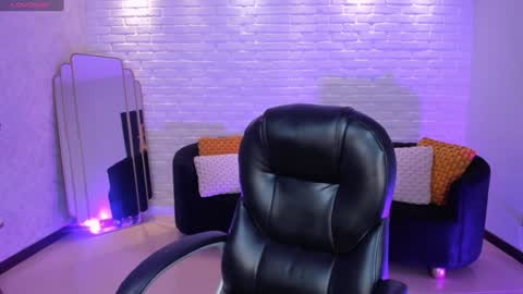 Amy  online show from 27, 12, 2024