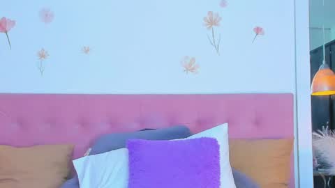Amyevaans1 online show from 12, 5, 2026