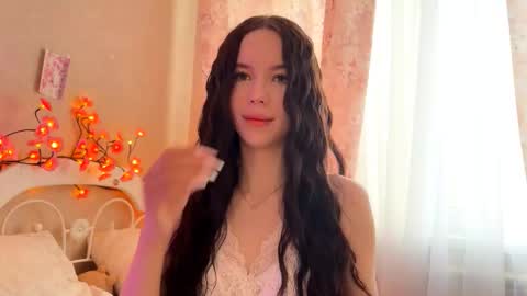 Snapshot of amygrav chatting on 4, 11, 2025 Milou online show from 4, 11, 2025