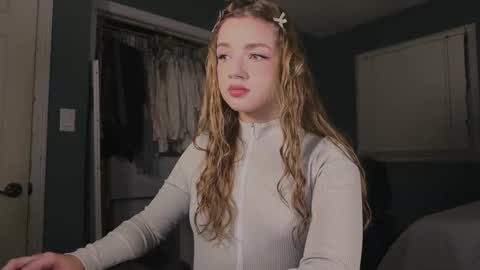 Snapshot of amyjj chatting on 23, 9, 2025 Amy online show from 23, 9, 2025