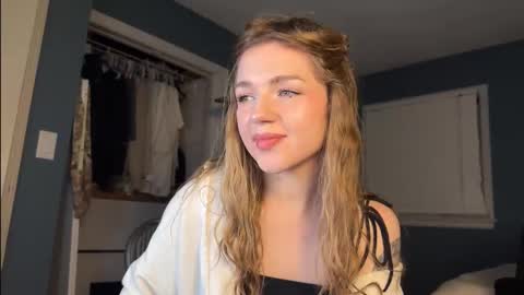 Snapshot of amyjj chatting on 17, 11, 2025 Amy online show from 17, 11, 2025