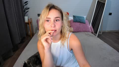 Snapshot of amymilson chatting on 2, 12, 2024 amymilson online show from 2, 12, 2024