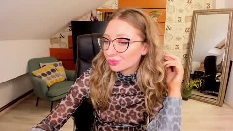 AmyRossie online show from 3, 12, 2024