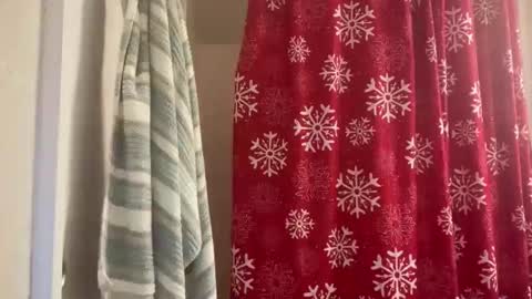 Snapshot of amysmilez chatting on 15, 12, 2025 Amy Smilez online show from 15, 12, 2025