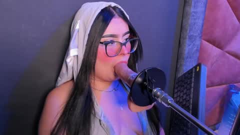 amywhitte_ online show from 24, 4, 2026