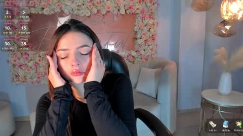 Snapshot of amywoods chatting on 15, 1, 2025 online show from 15, 1, 2025