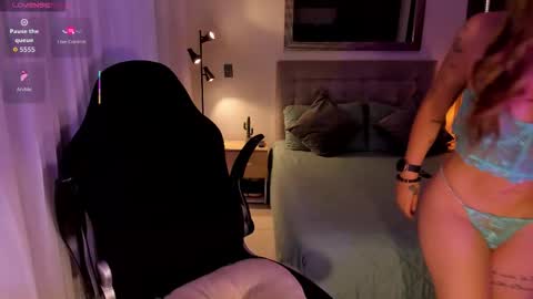 Snapshot of amywoods chatting on 6, 10, 2025 online show from 6, 10, 2025