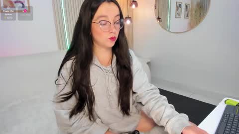 Snapshot of ana_ev chatting on 27, 11, 2025 Ana online show from 27, 11, 2025