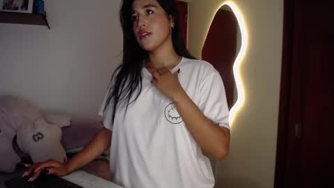 Snapshot of ana_m_ chatting on 26, 10, 2025 Ana online show from 26, 10, 2025