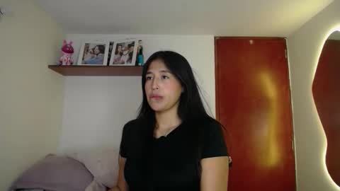 Snapshot of ana_m_ chatting on 2, 11, 2025 Ana online show from 2, 11, 2025