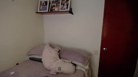 Snapshot of ana_m_ chatting on 24, 11, 2025 Ana online show from 24, 11, 2025