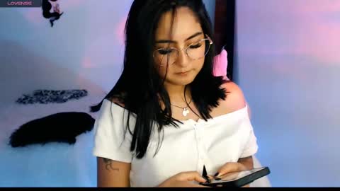 Ana Ricciardi online show from 6, 12, 2024