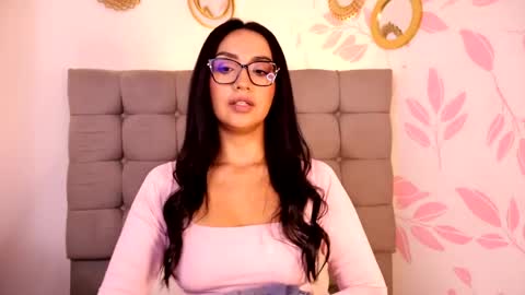 Snapshot of ana_riveros chatting on 13, 5, 2026 online show from 13, 5, 2026